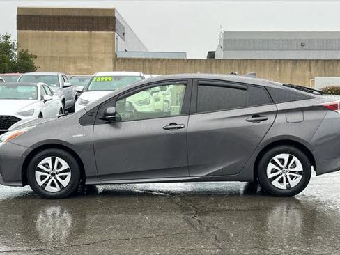 Certified 2018 Toyota Prius Four image 9