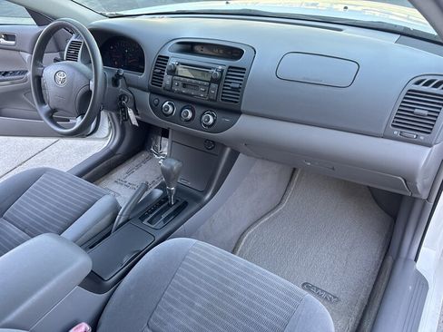 Used 2005 Toyota Camry LE FWD image 34