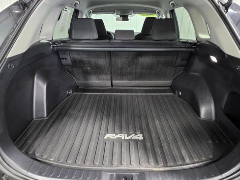 Used 2023 Toyota RAV4 LE AWD/4WD image 12