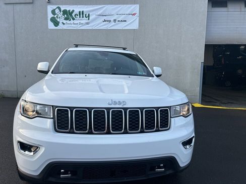 Used 2020 Jeep Grand Cherokee Laredo image 9