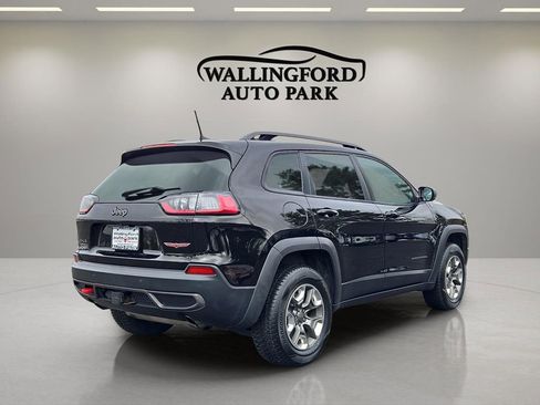 Used 2019 Jeep Cherokee Trailhawk image 4