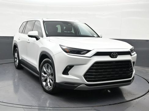 Used 2024 Toyota Grand Highlander AWD Hybrid image 8