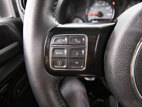 Used 2017 Jeep Wrangler Unlimited Sahara AWD/4WD image 19