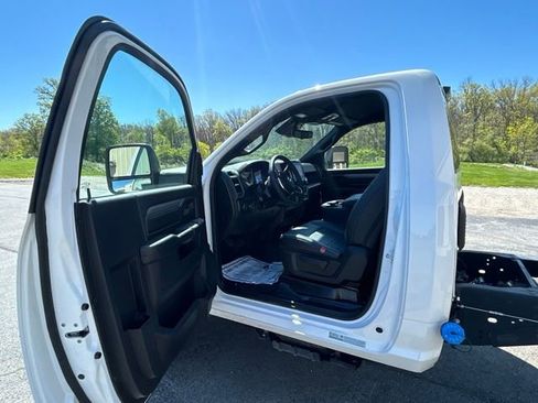 Used 2025 RAM 5500 Tradesman AWD/4WD image 15