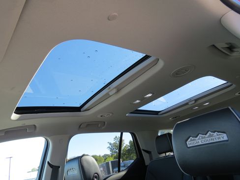 Certified 2020 Chevrolet Traverse High Country image 22