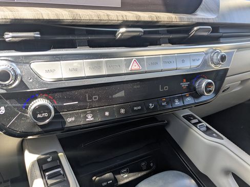 Used 2023 Kia Telluride SX Prestige AWD/4WD image 19