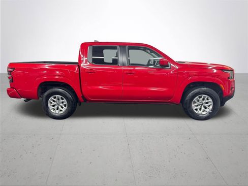 Used 2024 Nissan Frontier SV image 8