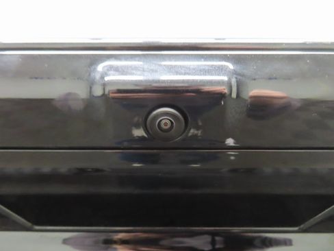 Used 2025 Ford F350 Platinum w/ FX4 Off-Road Package image 45