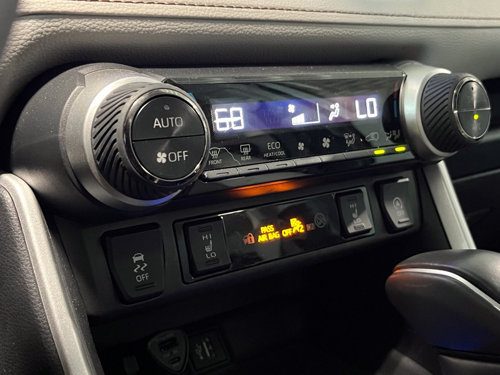 Used 2025 Toyota RAV4 XLE Premium w/ Weather Package AWD/4WD image 24