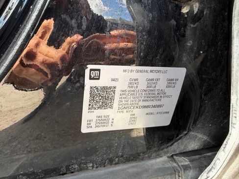 Used 2021 Chevrolet Suburban RST w/ Luxury Package image 14