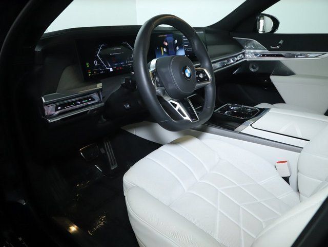 Used 2026 BMW 740i xDrive AWD/4WD image 22