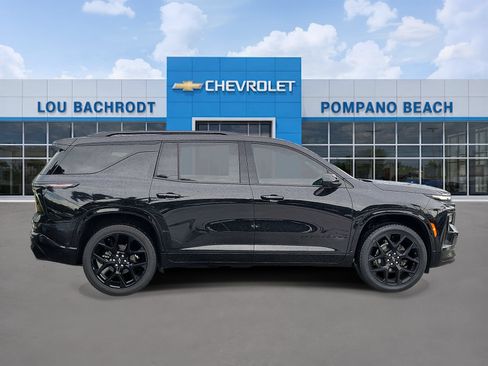 Used 2024 Chevrolet Traverse RS w/ LPO, Floor Liner Package FWD image 2