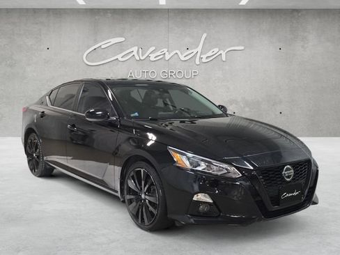 Used 2022 Nissan Altima 2.5 SR w/ Midnight Edition Package AWD/4WD image 2