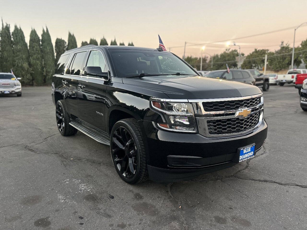 Used 2020 Chevrolet Tahoe LT RWD image 1