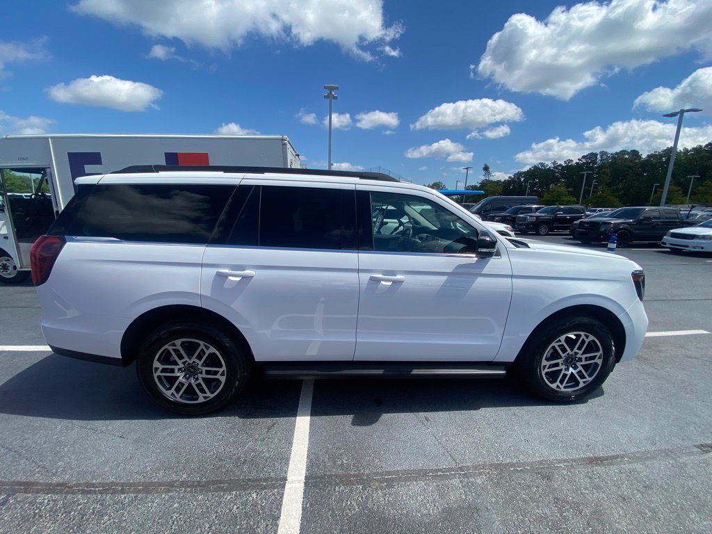 New 2026 Ford Expedition Active AWD/4WD image 8