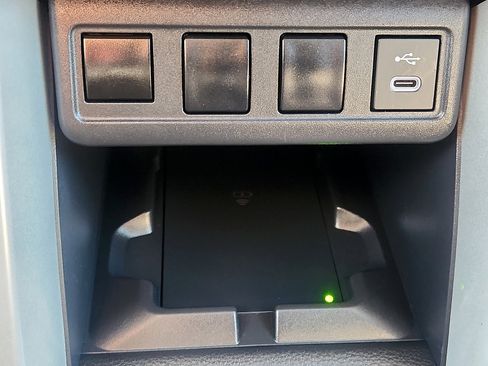 Used 2025 Toyota Corolla Cross LE image 25