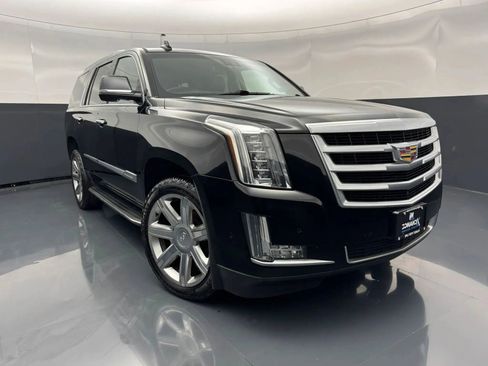 Used 2019 Cadillac Escalade Luxury AWD/4WD image 13
