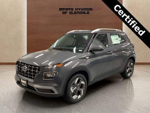 Used 2025 Hyundai Venue SEL image 1
