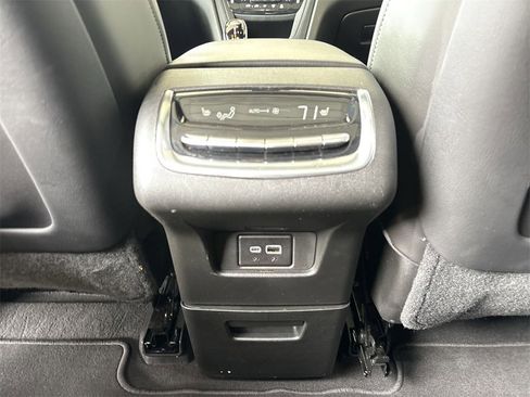Certified 2025 Cadillac XT6 Premium Luxury image 22