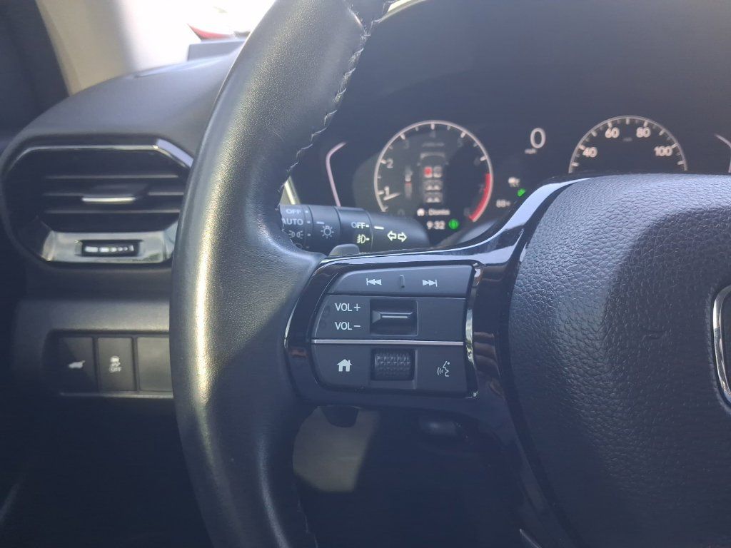 Used 2025 Honda Pilot Touring image 31