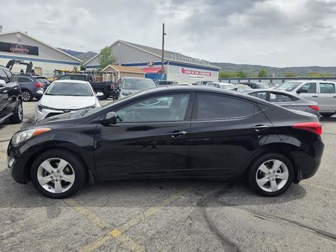 Used 2013 Hyundai Elantra GLS w/ Preferred Pkg image 2