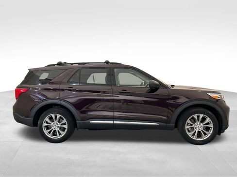 Used 2022 Ford Explorer XLT w/ Equipment Group 202A AWD/4WD image 6