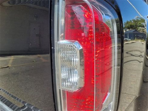 Used 2022 GMC Canyon AT4 w/ Trailering Package image 10