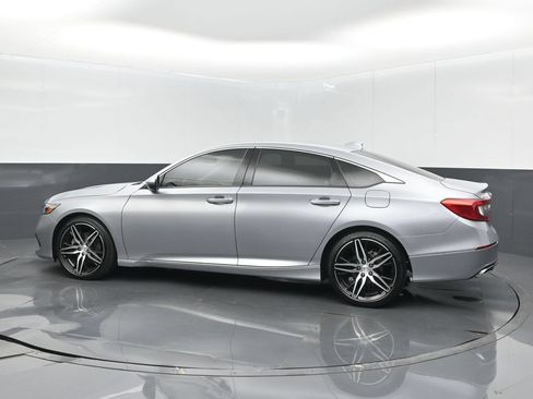 Used 2021 Honda Accord Touring image 4