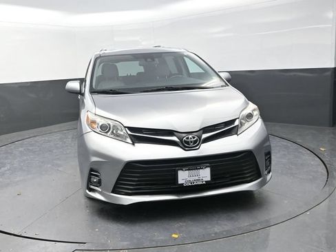 Used 2018 Toyota Sienna XLE FWD image 5
