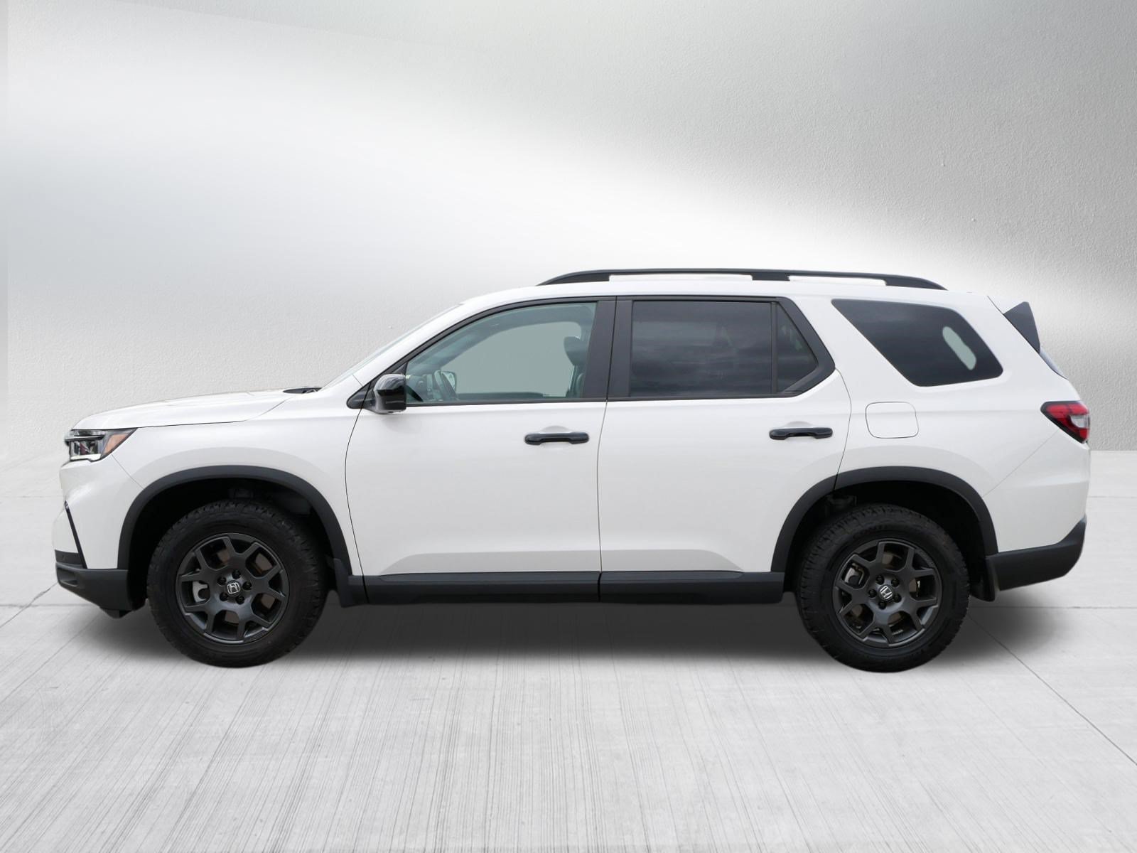 Certified 2024 Honda Pilot TrailSport image 4