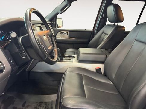 Used 2016 Ford Expedition XLT w/ Equipment Group 202A AWD/4WD image 7