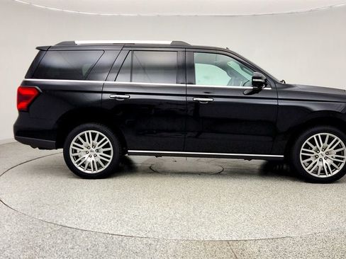Used 2023 Ford Expedition Limited AWD/4WD image 4