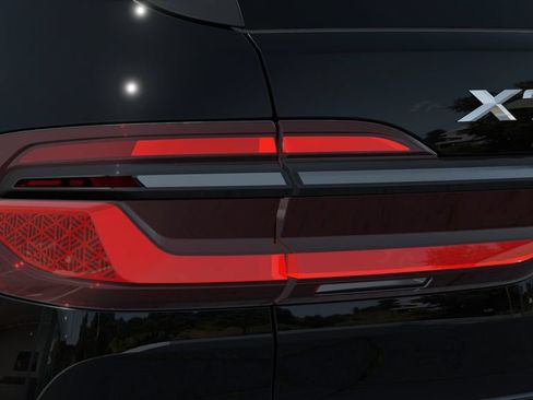 New 2027 BMW X7 xDrive40i w/ M Sport Package AWD/4WD image 8