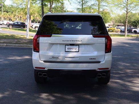 Used 2025 GMC Yukon Denali w/ Denali Reserve Package image 8