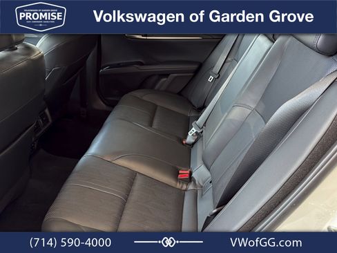 Used 2025 Toyota Camry XSE FWD image 27