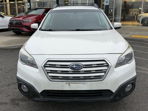 Used 2017 Subaru Outback 2.5i Premium image 2