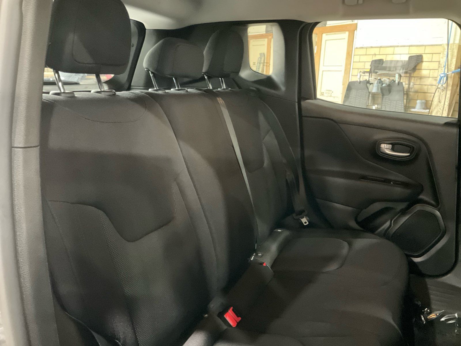 Used 2023 Jeep Renegade Latitude AWD/4WD image 19