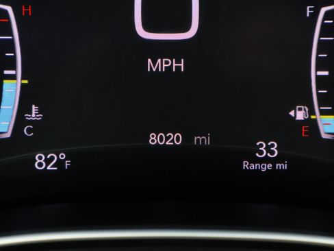 Used 2024 Chrysler Pacifica Limited w/ Uconnect Theater Family Group image 35