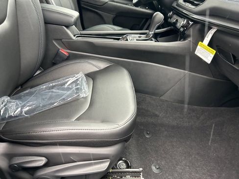 New 2026 Jeep Compass Limited image 17