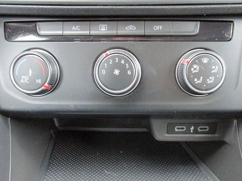 Used 2022 Volkswagen Jetta S image 12