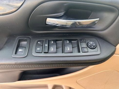 Used 2013 Dodge Grand Caravan SE image 12