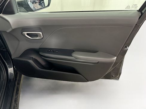 Used 2025 Kia K4 LXS image 30