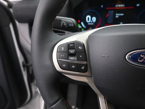 New 2025 Ford Explorer Active w/ Active Comfort Package image 7