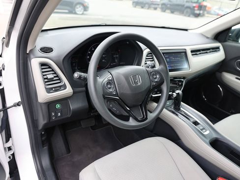 Used 2021 Honda HR-V EX image 15