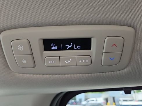New 2026 Kia Carnival EX FWD image 23