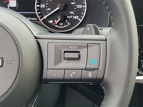 New 2025 Nissan Pathfinder SV image 7