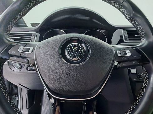 Used 2016 Volkswagen Jetta Sport FWD image 11