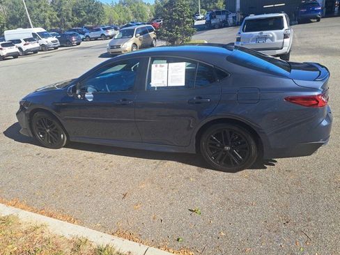 Used 2026 Toyota Camry SE image 13