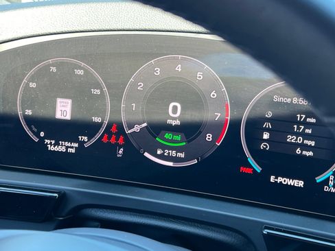 Certified 2025 Porsche Cayenne E-Hybrid AWD/4WD image 25