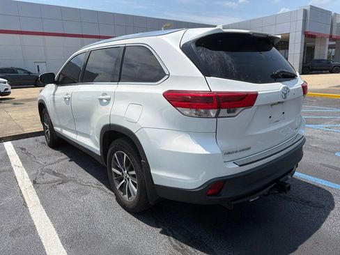 Used 2019 Toyota Highlander XLE AWD/4WD image 6